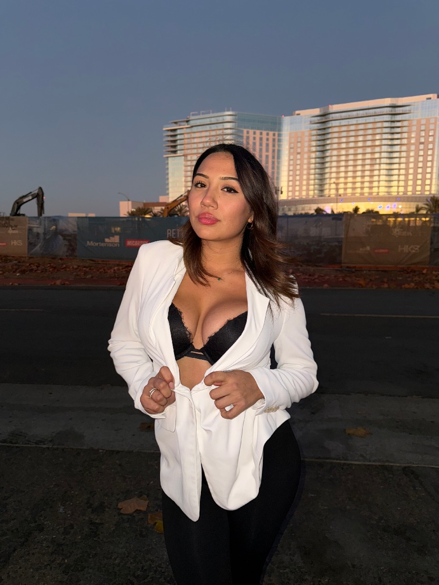 Take a pause and enjoy Ali Cruz — streaming from Tallinn