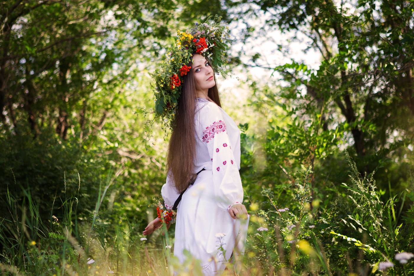 Slavic girls brings the glow — live moments in Tallinn