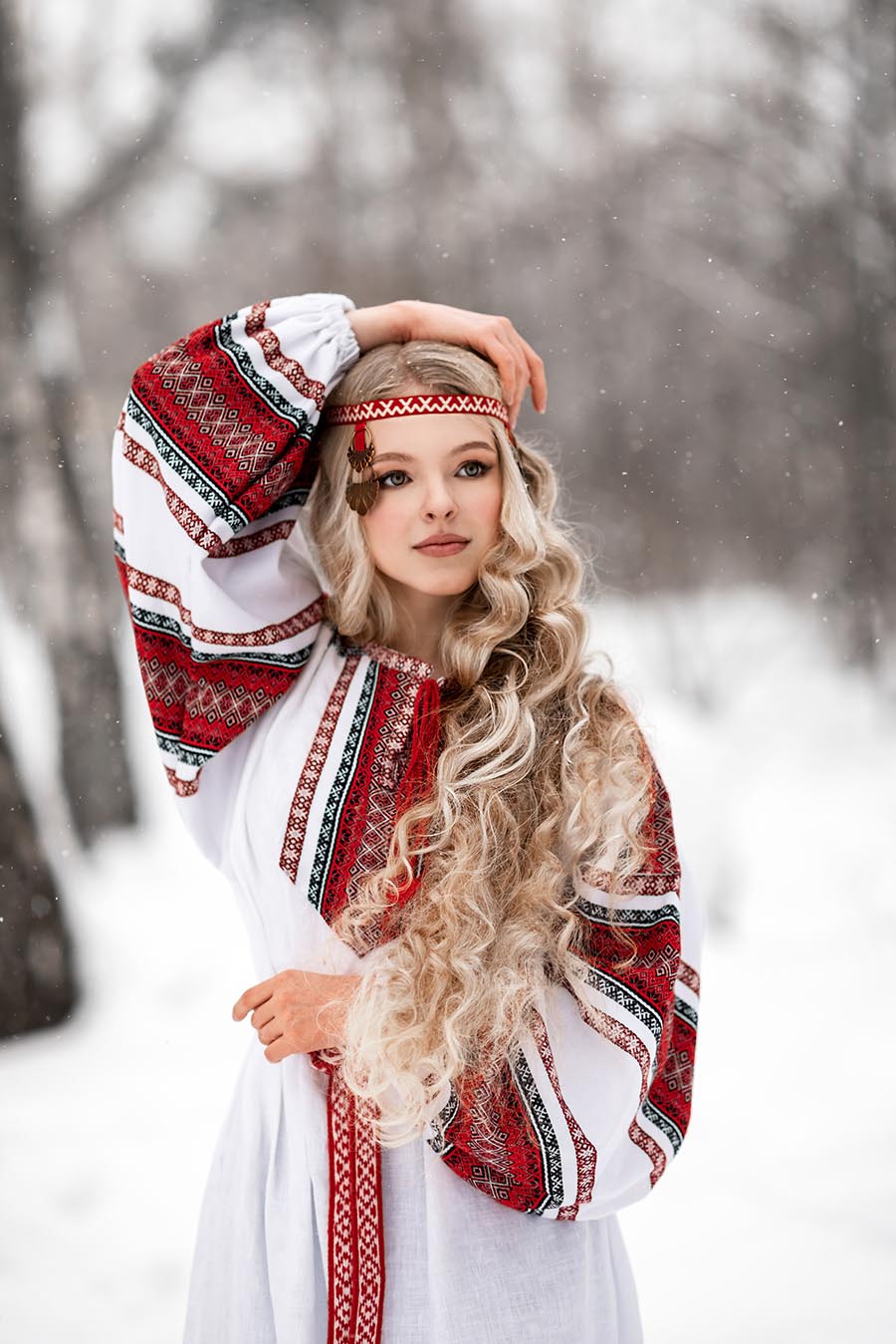 Slavic girls’s look of the day — catch her live in Tallinn