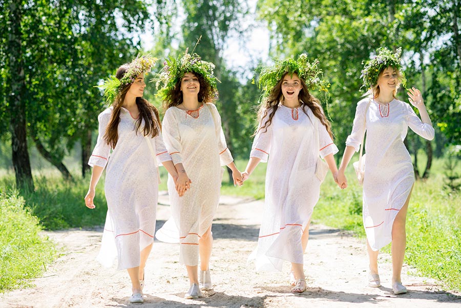 A cozy shot with Slavic girls — straight from Tallinn