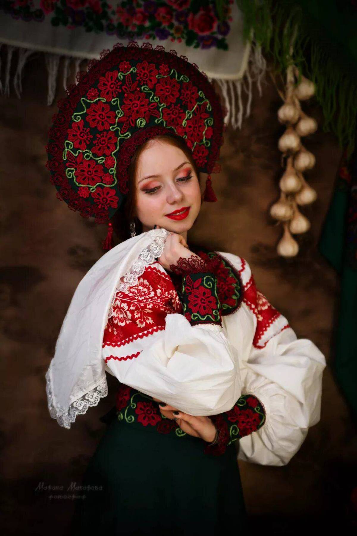 Take a pause and enjoy Women in Slavic costumes — streaming from Tallinn