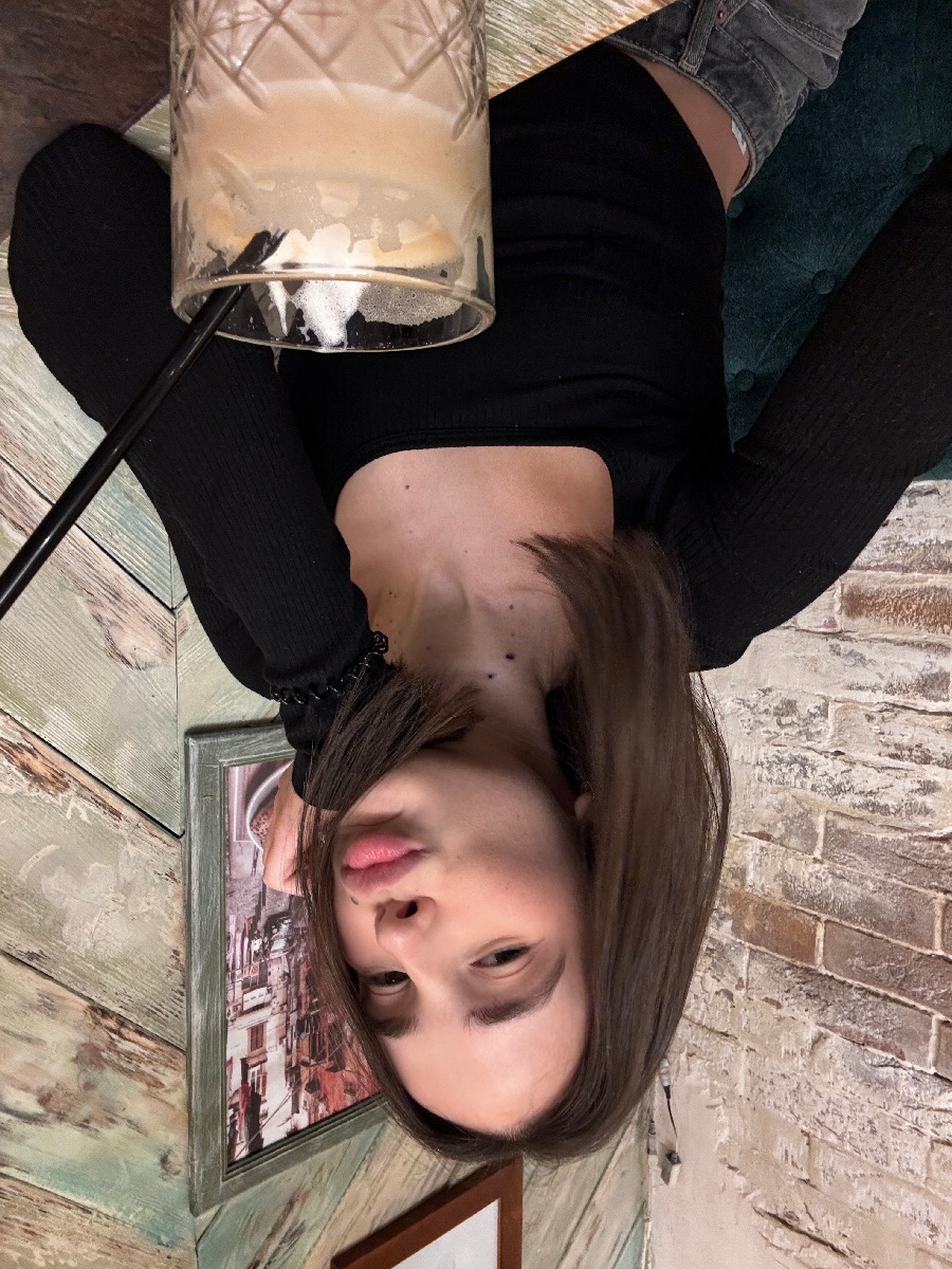 Fresh photos, fresh mood — Tina online in Tallinn